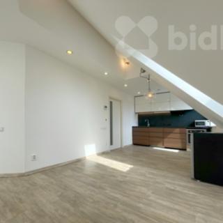 Pronájem bytu 2+kk 56 m² Poděbrady II, Studentská