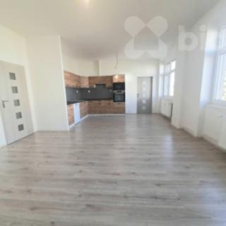 Pronájem bytu 3+kk 87 m² Louny, Husova