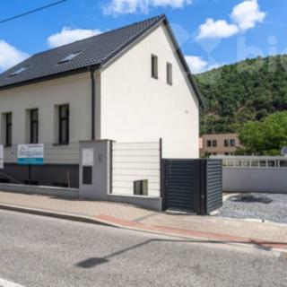 Prodej bytu 3+1 67 m² Praha Zbraslav, Žitavského