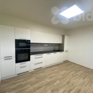 Pronájem bytu 2+kk 50 m² Vlčková