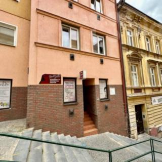 Pronájem obchodu 22 m² Chrudim II, Široké schody