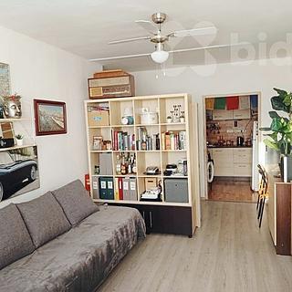 Prodej bytu 2+kk 45 m² Praha Košíře, Zahradníčkova