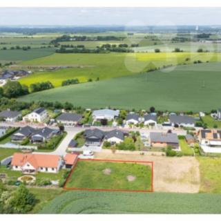Prodej stavební parcely 998 m² Veliká Ves