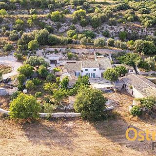 Prodej rodinného domu, 215m²