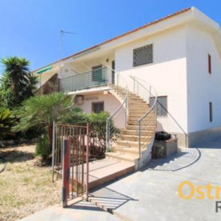 Prodej rodinného domu, 159m²