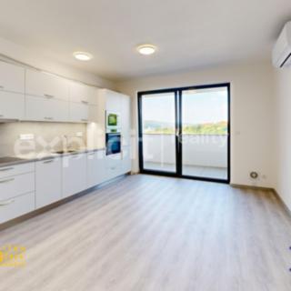 Pronájem bytu 1+kk a garsoniéry 33 m² Zlín, Elektrická