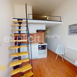 Pronájem bytu 1+kk a garsoniéry 35 m² Zlín, Devadesátá