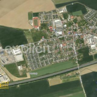Pronájem komerčního pozemku 10 500 m² Nehvizdy