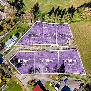 Prodej stavební parcely 1008 m² Lubná