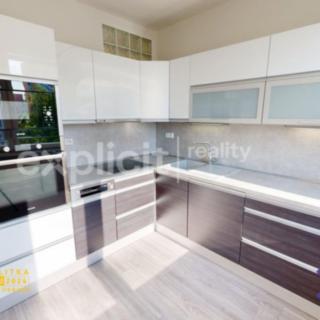 Pronájem bytu 3+1 68 m² Zlín, Budovatelská
