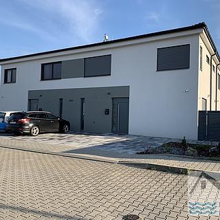 Pronájem vily 180 m&sup2; Horoměřice