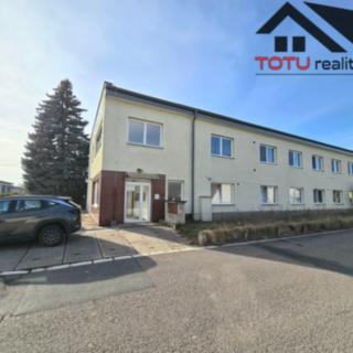 Pronájem bytu 1+1 32 m² Jaroměř Cihelny, Bezručova