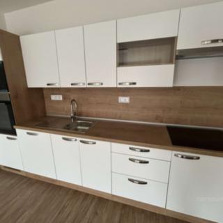 Pronájem bytu 2+kk 50 m² Vnorovy