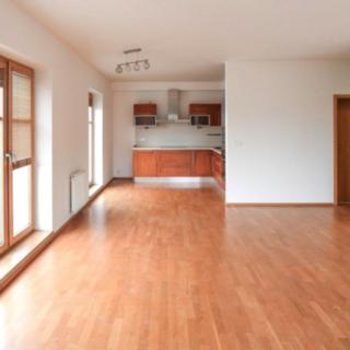 Pronájem bytu 3+kk 97 m² Praha Žižkov, Pod kapličkou