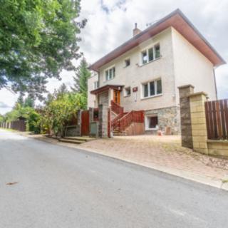 Pronájem rodinného domu 240 m² Říčany Strašín, Zelená
