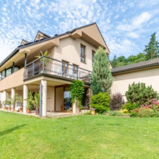 Prodej rodinného domu 420 m² Černolice