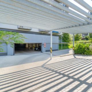 Pronájem parkovacího místa 15 m² Praha Střížkov, Zakšínská