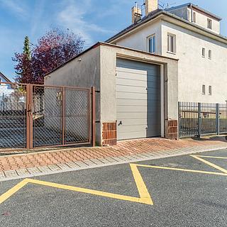 Pronájem garáže 22 m² Praha Hloubětín, V Novém Hloubětíně
