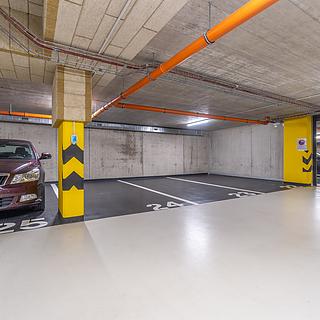 Pronájem parkovacího místa 13 m² Praha Hrdlořezy, V třešňovce