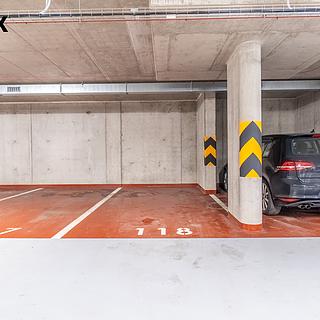 Pronájem parkovacího místa 13 m² Praha Hrdlořezy, V třešňovce