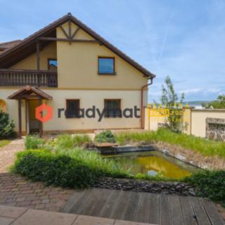 Prodej rodinného domu 236 m² Domanín