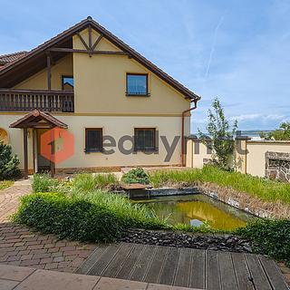 Prodej rodinného domu 236 m² Domanín