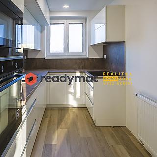 Pronájem bytu 3+1 56 m² Hodonín, U Červených domků