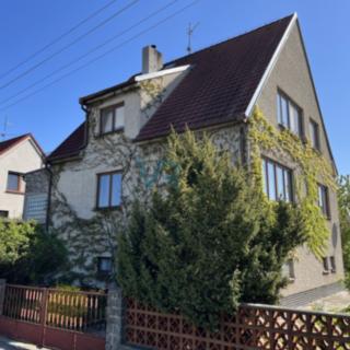 Prodej dvougeneračního domu 180 m² Dubné