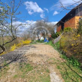 Prodej stavební parcely 921 m² Zakřany