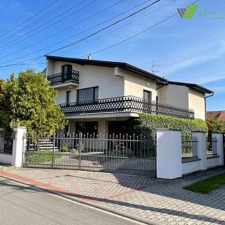 Prodej rodinného domu 160 m² Vnorovy