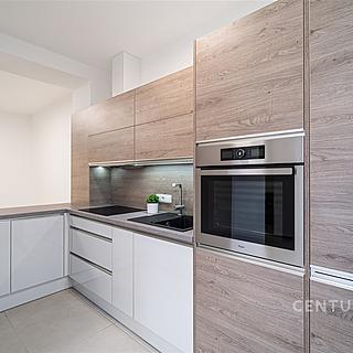 Prodej bytu 2+kk 64 m&sup2; Znojmo