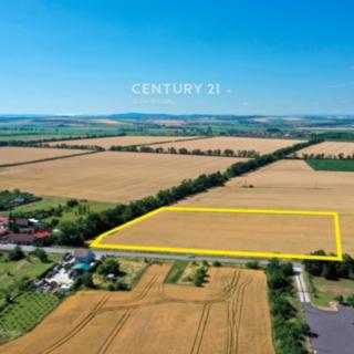 Prodej stavební parcely 23 813 m² Znojmo Načeratice