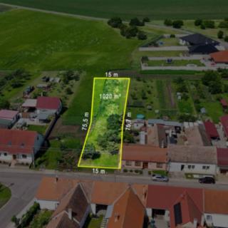 Prodej stavební parcely 1 020 m² Strachotice