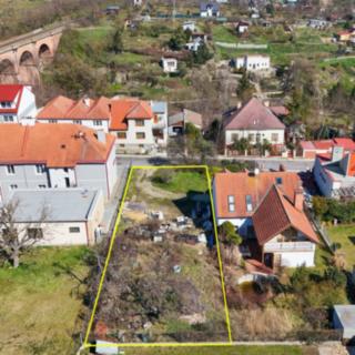 Prodej stavební parcely 727 m² Znojmo