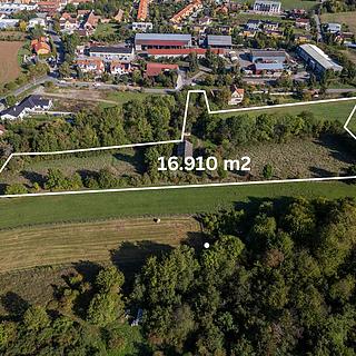 Prodej stavební parcely 16 910 m² Tachlovice, Mlýnská