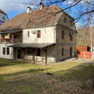 Prodej vily 1 581 m² Roztoky