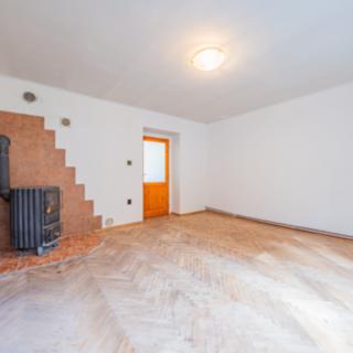 Prodej bytu 3+1 55 m² Chocerady