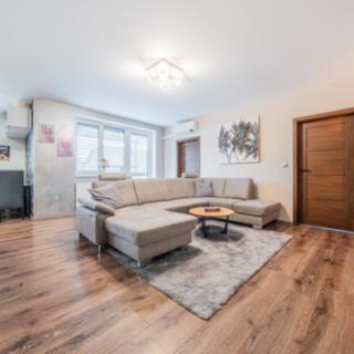 Prodej bytu 3+kk 67 m² Chrášťany, Oranžová