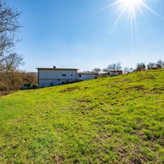 Prodej stavební parcely 915 m² Loděnice
