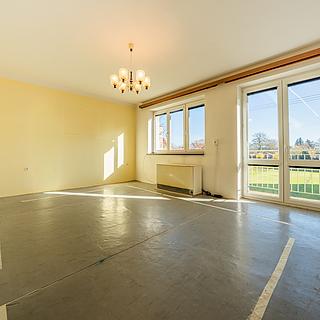 Prodej bytu 2+1 71 m² Všejany