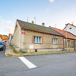 Prodej rodinného domu 100 m² Libušín