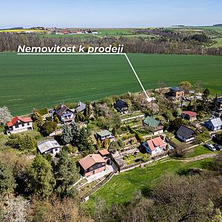 Prodej stavební parcely 380 m&sup2; Lichoceves