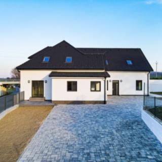 Prodej rodinného domu 360 m² Chyňava