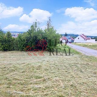 Prodej stavební parcely 988 m&sup2; Omice