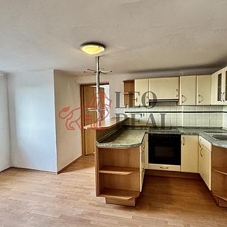 Pronájem bytu 2+1 55 m² Staré Město, Brněnská