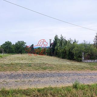 Prodej stavební parcely 988 m&sup2; Omice