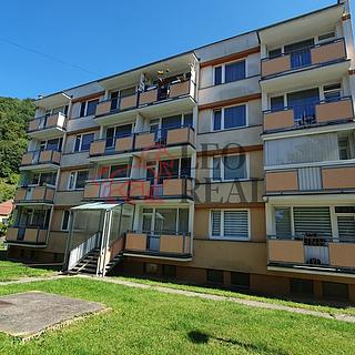 Pronájem bytu 3+1 66 m² Povrly, Sídliště II