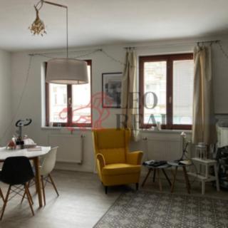 Pronájem bytu 1+kk a garsoniéry 36 m² Praha Žižkov, Husitská