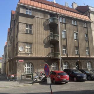 Prodej bytu 1+kk a garsoniéry 38 m² Praha Nusle, Družstevní