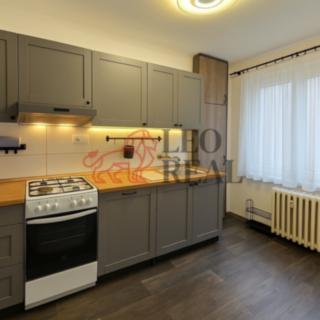Pronájem bytu 3+1 62 m² Komárov, Odborářská